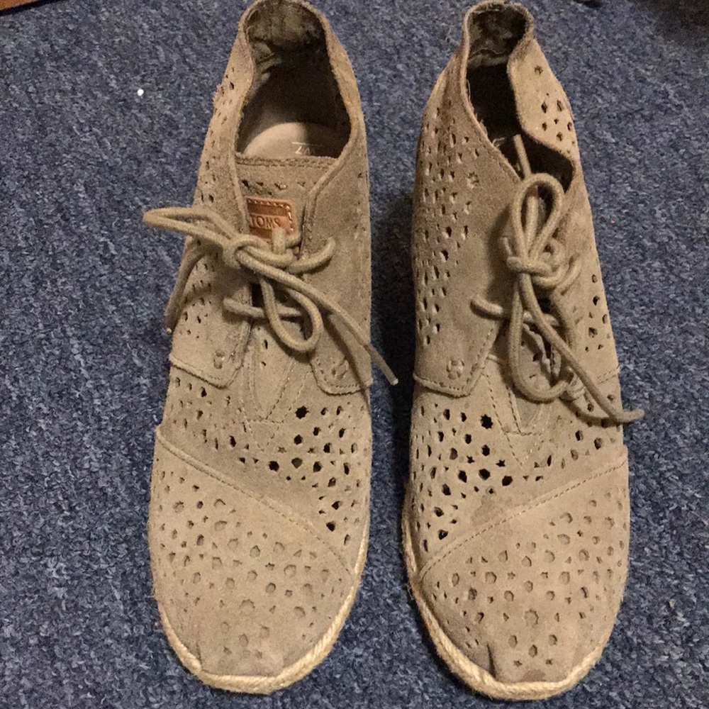 Toms wedge shoes
